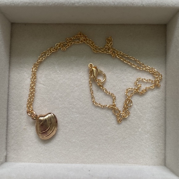 Handmade Gold Charm Seashell Necklace - Picture 7 of 10